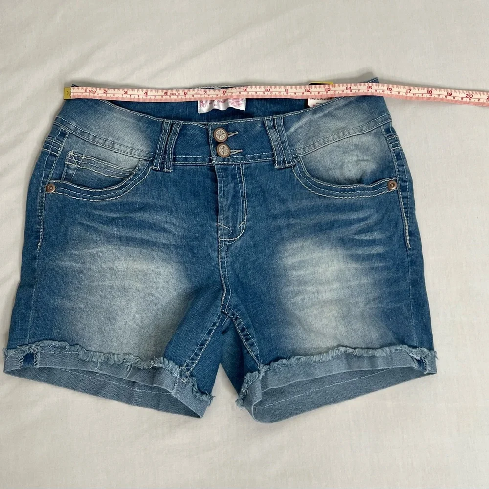 NOBO No Boundaries Blue Jean Shorts Distressed Size 13 Embroidered Pockets - Picture 2 of 7